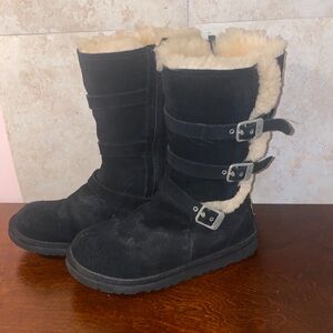 Women’s UGG MADDI II boots